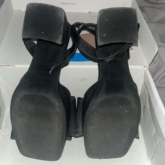 Dream Pairs Black Platform Heels with Bow - Picture 4 of 5